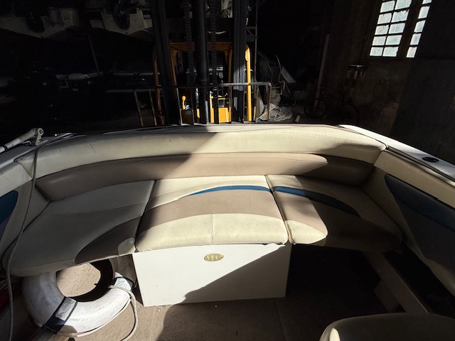 Four Winns 21 2000 Volvo 225 hp